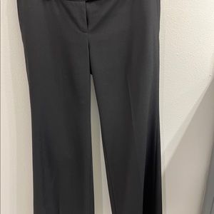 Black Ann Taylor size 8 pant
￼
￼